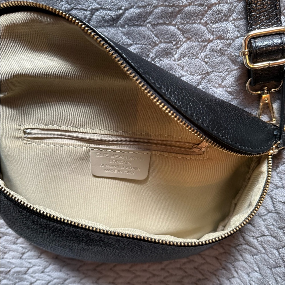 BLACK LEATHER CROSSBODY/SLING BAG
ELIE BEAUMONT - Picture 5 of 8